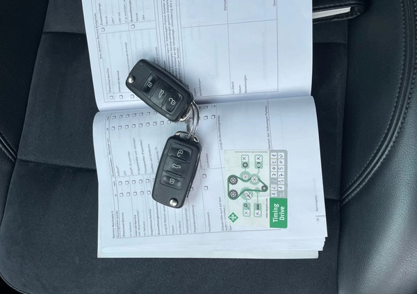 Volkswagen Sharan cena 49900 przebieg: 181808, rok produkcji 2011 z Nysa małe 781